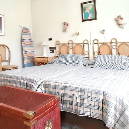 Spacious House With Terrace Near Boiro, Sea View Buitenkant foto